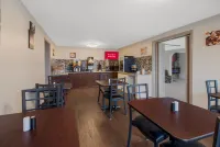 Red Roof Inn & Suites Jackson, TN Hotels in Jackson