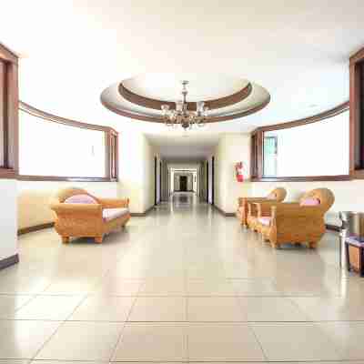 OYO 383 White Inn Hotel Others
