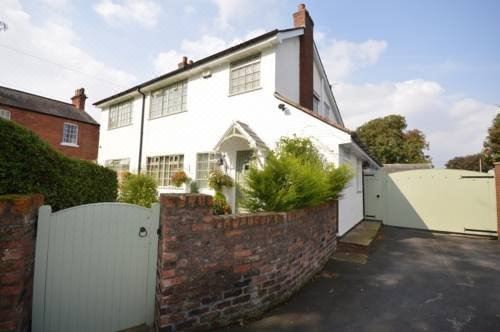Hale Village Guesthouse - Housity
