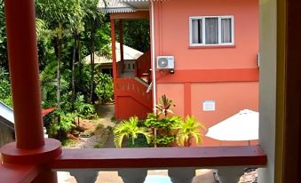 Reef Holiday Apartments