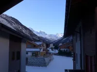 Arbgrat Hotels in Tasch