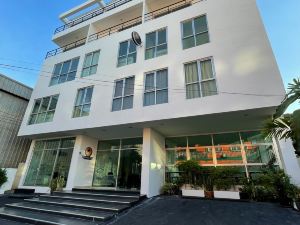 RoomQuest Bangkok Sukhumvit 50