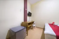 RedDoorz Near Tvri Gorontalo Hotels in Telaga Biru