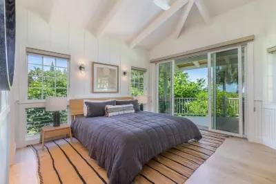 Camp Alealea 6 Bedroom Home by RedAwning Hotels near Waioli Mission House