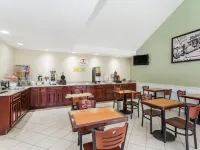 Super 8 by Wyndham Statesboro - breakfast