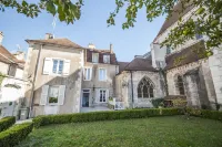 Maison des 7 Lieux Hotels in Chablis