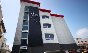 2. 함안 The M..