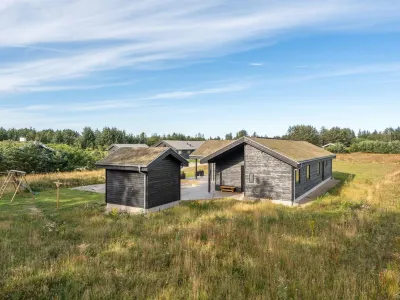 "Carla" - 1.5km from the Sea Hotel dekat V. Hjermitslev Kirke