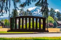 The Stranger Lodge - Pet Friendly - parking