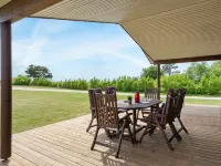 "Roope" - 50m from the Sea Hotels in Storvorde