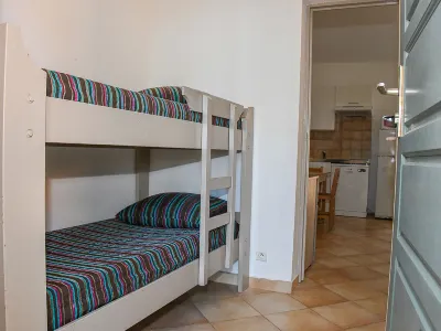 Studio Cabine Type B Hôtels à proximité de : E.Leclerc Express Borgo