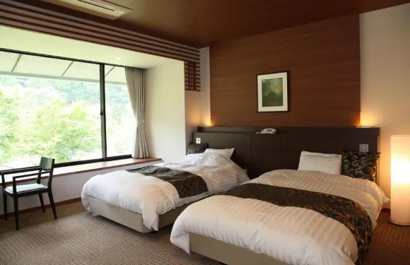 良岡大川温泉酒店