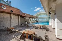 Ramada Plaza by Wyndham Istanbul City Center - Pools