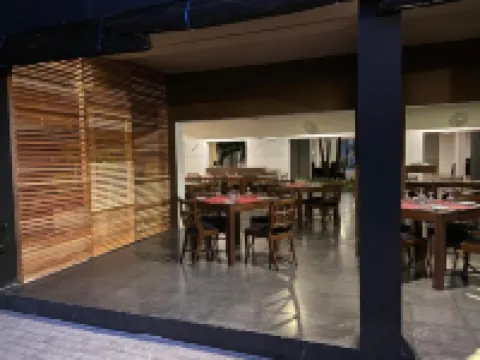 ゴールデン スター ビーチ ホテル