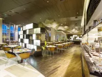 Holiday Inn New Delhi International Airport Hotels near Aerocity
