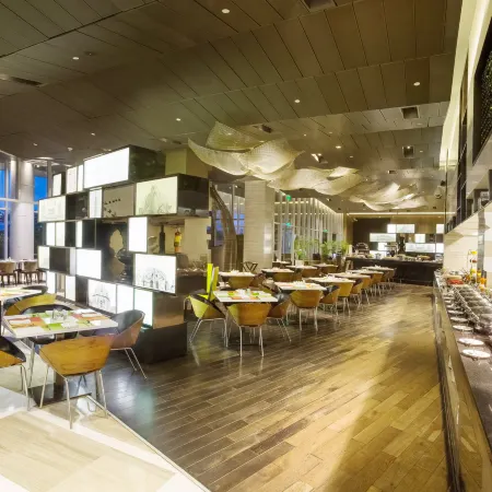 Holiday Inn New Delhi International Airport Отели в г. Нью-Дели
