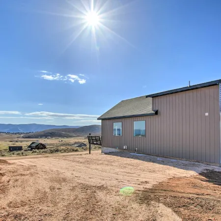 Spacious Home w/ Mtn Views: 2 Mi to Bear Lake!