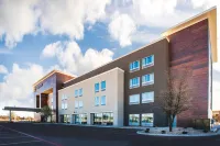 La Quinta Inn & Suites by Wyndham Lubbock South Hotels near Jump N Jungle