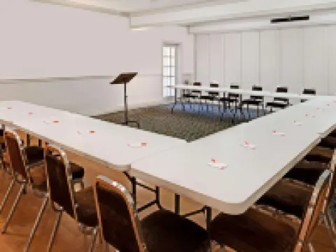 Howard Johnson by Wyndham Lindsay Hoteles en Lindsay