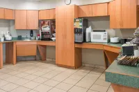 Microtel Inn & Suites by Wyndham Uncasville Casino Area - breakfast