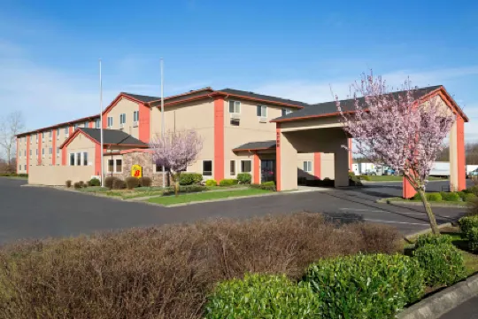 Super 8 by Wyndham Bellingham Airport/Ferndale