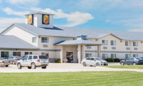 Super 8 by Wyndham Carroll/East