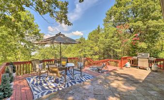 Norfork Lake Getaway Deck, 6 Mi to Main St!