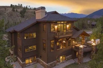 671 Elk Circle by Summit County Mountain Retreats Hotels near REI