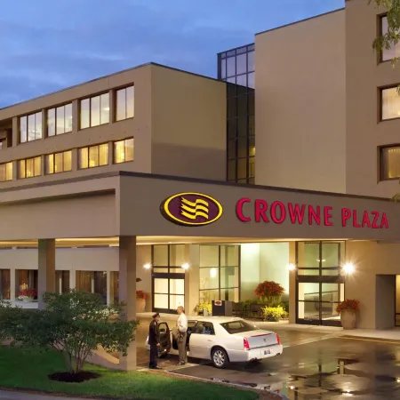 Crowne Plaza INDIANAPOLIS-AIRPORT by IHG
