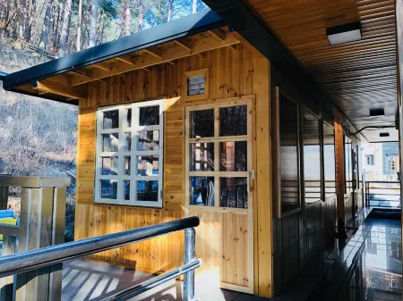 Byeoldeul-ui Gichim Pension Отели рядом с достопримечательностью «The 38th Parallel»