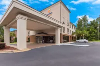 Comfort Suites North Mobile Hotel di Saraland