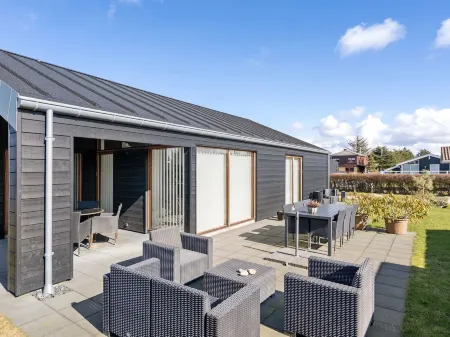 "Aaran" - 700m from the Sea Отели рядом с достопримечательностью «Blokhus Strand»