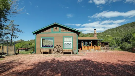 Historic Colorado Springs Farmhouse!