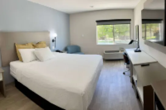 Days Inn by Wyndham Arlington