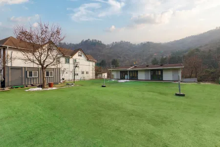 Free Time Pension Gapyeong Отели рядом с достопримечательностью «Edelweiss»