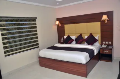 Habitat Hotel and Suites -Standard