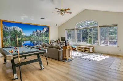 Pet Friendly Mariposa Retreat w/ Spacious Patio!