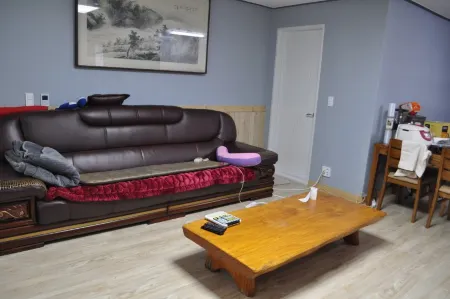 Geumsan Neutigol Pension Отели рядом с достопримечательностью «Edinborough»