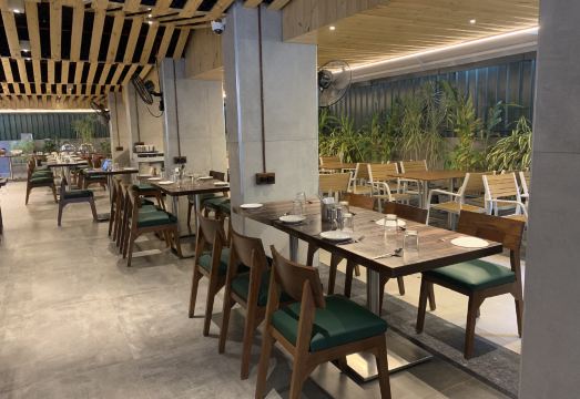 센트로 푸네 주변 명소