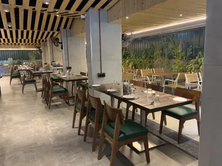 Centro Отели рядом с достопримечательностью «Шанивар Уода Форт»