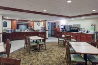 Country Inn & Suites by Radisson, Milwaukee West (Brookfield), WI - breakfast