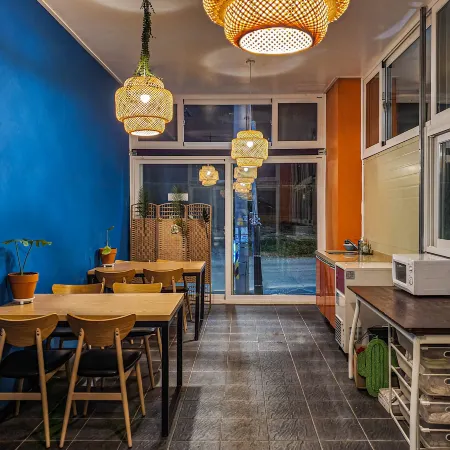 Beachblue Pension Geoje Отели рядом с достопримечательностью «Тематический бамбуковый парк «Мэнджонджук»»