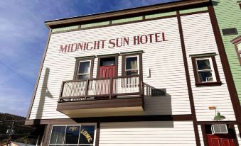 Midnight Sun, a Coast Hotel
