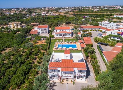 Apartamentos Flor da Laranja, Albufeira by AlgarveBlossom