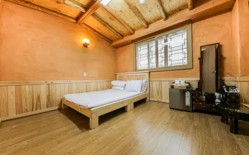 Gongju Choi Hanok Hotel فنادق في جونجو-سي