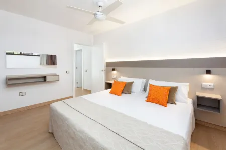 Aguamar Apartamentos, Los Cristianos Downtown Отели рядом с достопримечательностью «Плайя де лос Кристьянос»