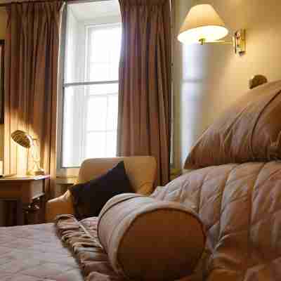 Bear Crickhowell Rooms