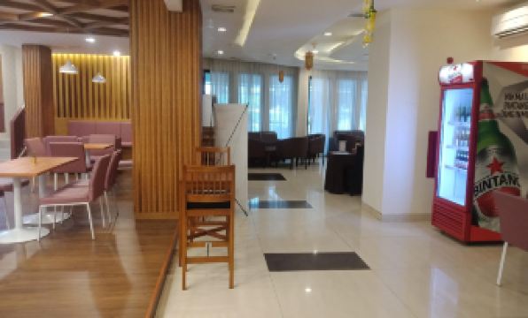 Manise Hotel - Housity