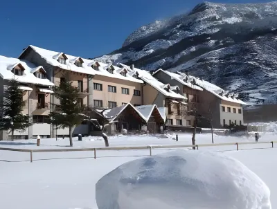 Sommos Hotel Benasque Spa Hôtels à proximité de : Bar Rabason