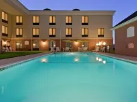 Holiday Inn Express & Suites Harrington Hotel di Milford